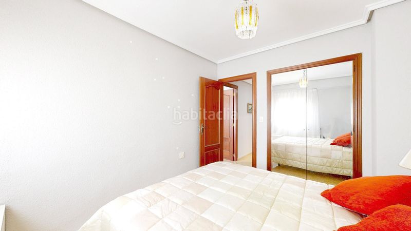 Foto ee14a112-7018-4f06-81f1-2a694830ecba. Pis a Zona Avenida al Vedat Torrent