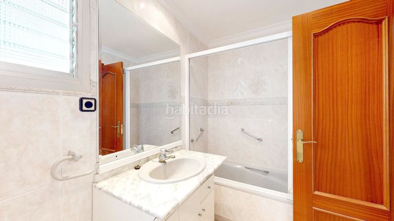 Foto f9004914-f33b-492b-af5d-dacf64ddcecb. Pis a Zona Avenida al Vedat Torrent
