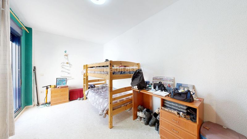 Foto 235f4388-a452-4584-b38c-9f82d36337b1. Pis a Monserrat