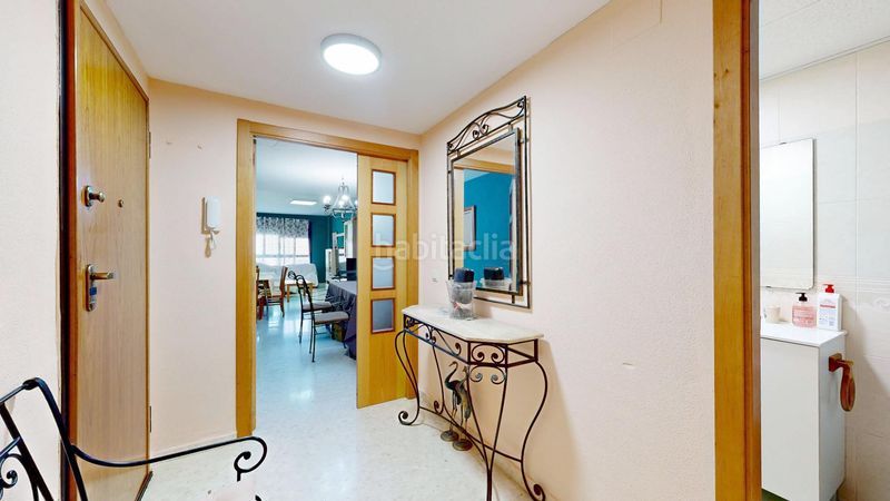 Foto a24b9a67-4f22-4046-a94f-37ed55085174. Pis a Monserrat