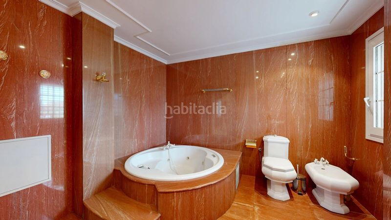 Foto 0d12b056-46fd-4637-a5bb-0ae7d5736e6e. Casa amb piscina a Zona Avenida Alta - Auditorio Torrent