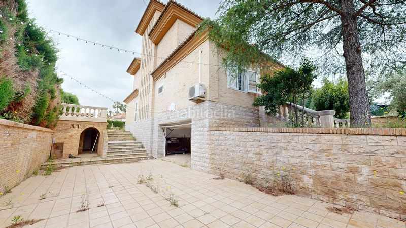 Foto ee3e8013-1376-46e1-b6f0-c664f76582ed. Casa amb piscina a Zona Avenida Alta - Auditorio Torrent