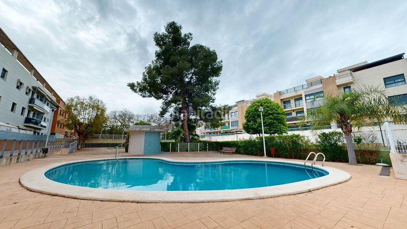 Foto ecd50695-0aaa-465d-bfe5-cc3786cee4ee. Pis amb piscina a Zona Avenida Alta - Auditorio Torrent
