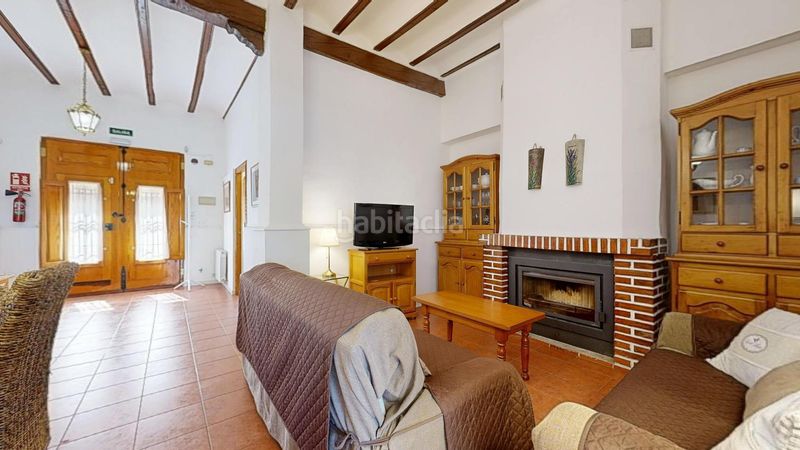 Foto 3937be76-3aa9-4237-924f-9884a98b8101. Casa adossada a Anna