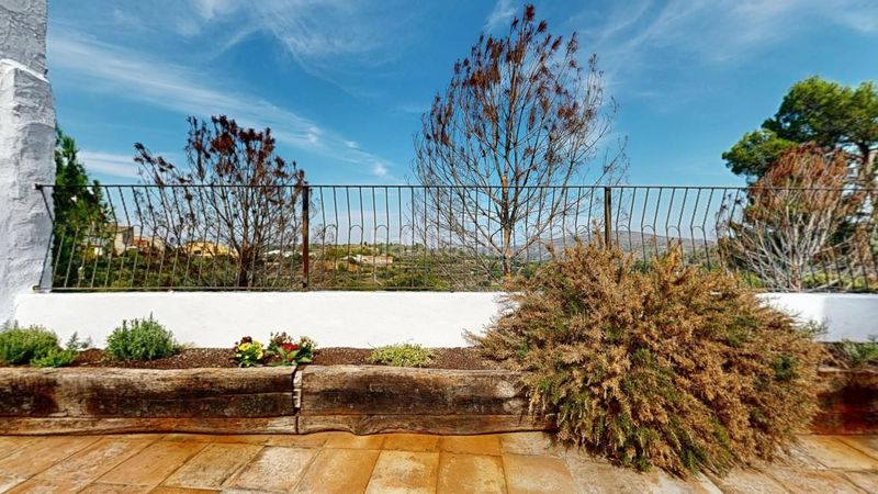 Foto abce5a97-d838-4dbf-8532-c3205dd3e033. Casa adossada a Anna