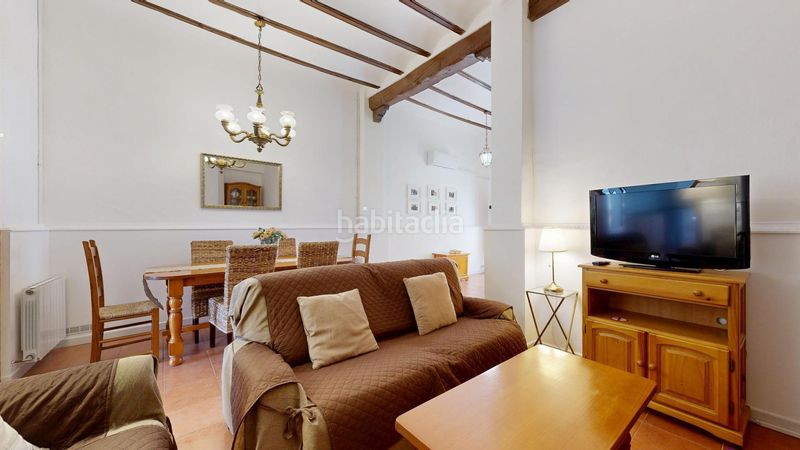 Foto f73e0378-1b8b-41e8-b75e-39a57286ff4c. Casa adossada a Anna