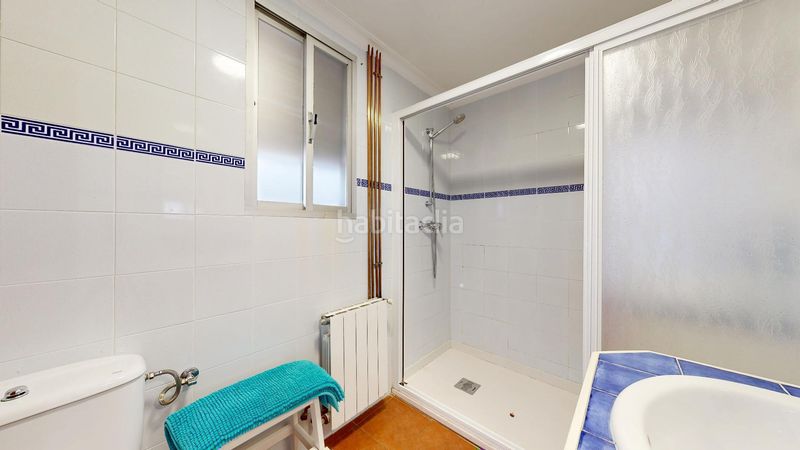 Foto fb0920d6-f38e-45d4-b390-d24821bb35a4. Casa adossada a Anna