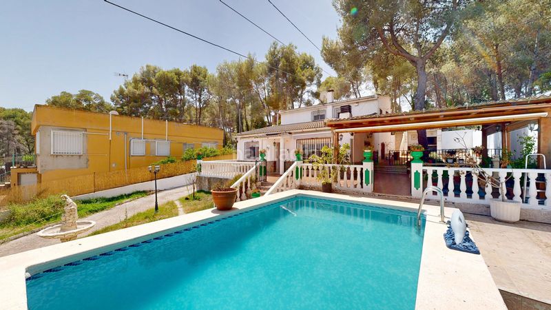 Foto 1dd4277e-929c-4508-9d54-173d1ae6f3f4. Casa amb piscina a Sierra Perenchiza-Cumbres de Calicanto-Sto Domingo Chiva