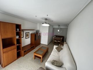 Lloguer Pis a Aldaia. Amplio piso de alquiler en aldaia  3 habitaciones, 2 baños, gara