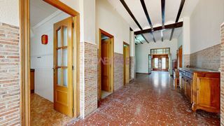 House in Monserrat. Casa en montserrat