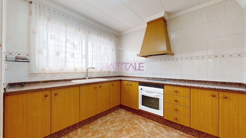 Foto 74209e29-4f97-419d-a824-fefa32d045c1. Casa a Monserrat