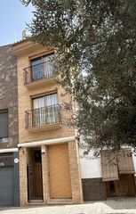 Casa aparellada a Centro - Casco Antiguo. Casa en centro de torrent con ascensor