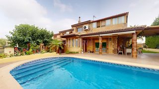 Maison à Monserrat. Chalet independiente en colinas de venta cabrera