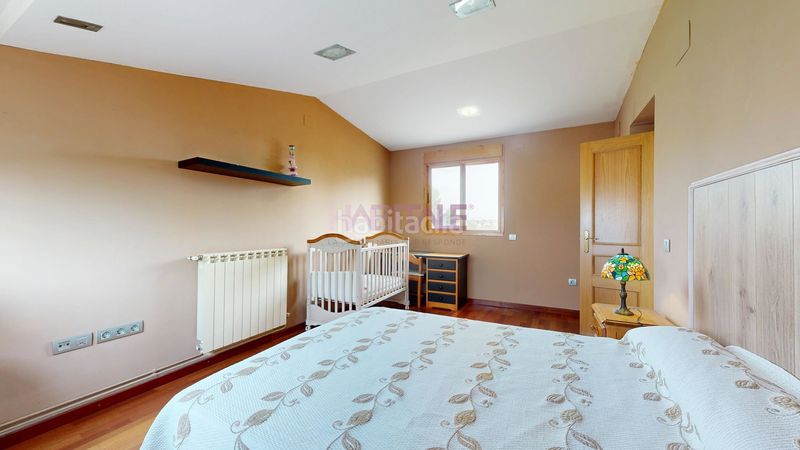 Foto 1c122a63-2dd4-4c90-b267-d7a8c418a057. Casa amb piscina a Monserrat
