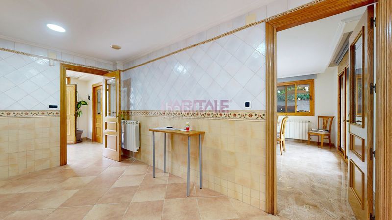 Foto 3a3e3f54-09cc-49ee-9163-b679456581ba. Casa amb piscina a Monserrat