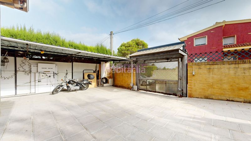 Foto 6358200a-a233-4e99-98bd-7b7214305b57. Casa amb piscina a Monserrat