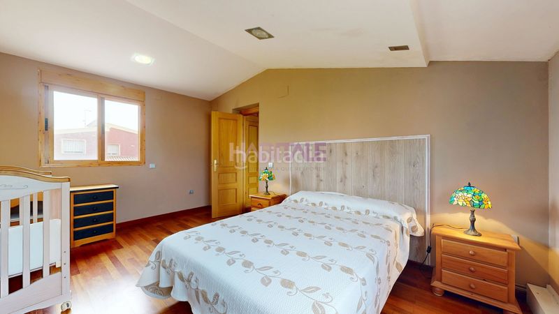 Foto ad634546-01b0-479f-8e83-bed56872ca77. Casa amb piscina a Monserrat