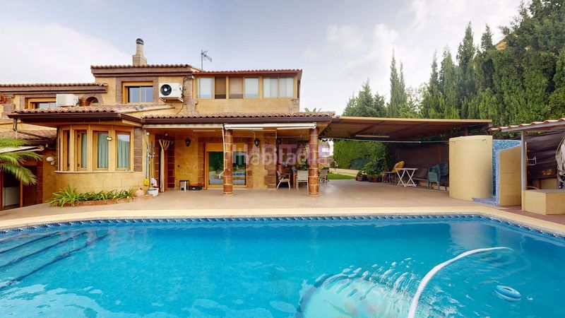 Foto ba1565b4-5c0e-4054-bcb7-722e5b46c38b. Casa amb piscina a Monserrat