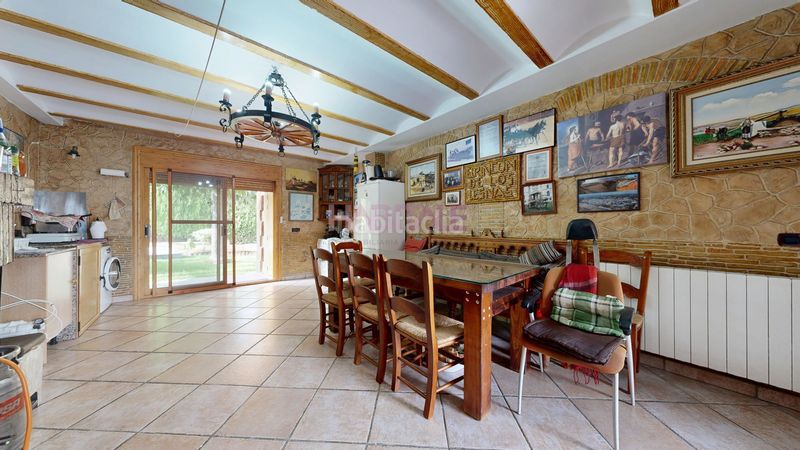 Foto c4f3ac75-49c7-4236-8f03-5e6b4a37be8b. Casa amb piscina a Monserrat