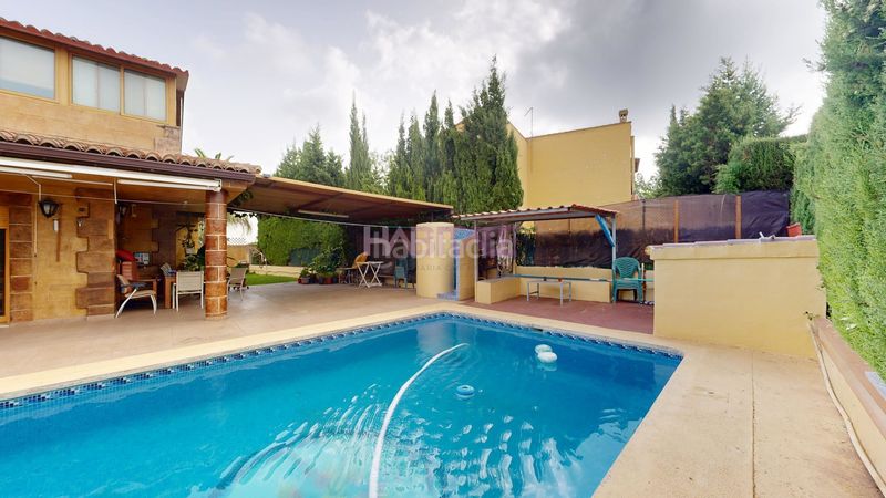 Foto c5c084c2-dfaf-42c6-9b5e-c3b587144b5a. Casa amb piscina a Monserrat
