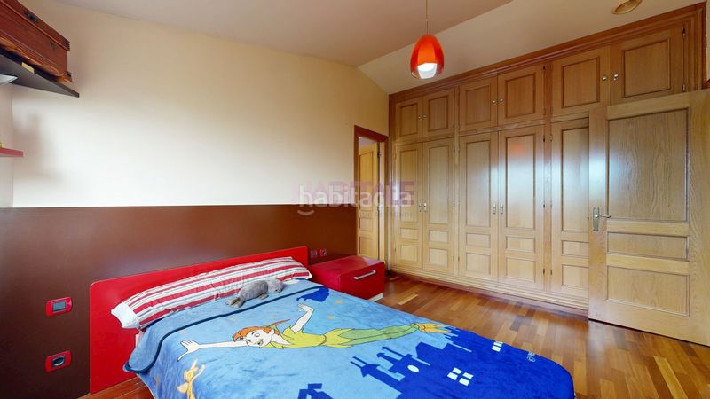 Foto d17340bf-d7b8-4ed2-84bf-6a5980a8d087. Casa amb piscina a Monserrat
