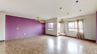 Flat in Poble Nou. Piso 3 habitaciones en calle padre méndez de torrent