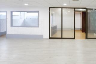 Local commercial  Puerto de sagunto - calle vicente andres estelles. Local comercial en venta y alquiler en zona 9 de octubre