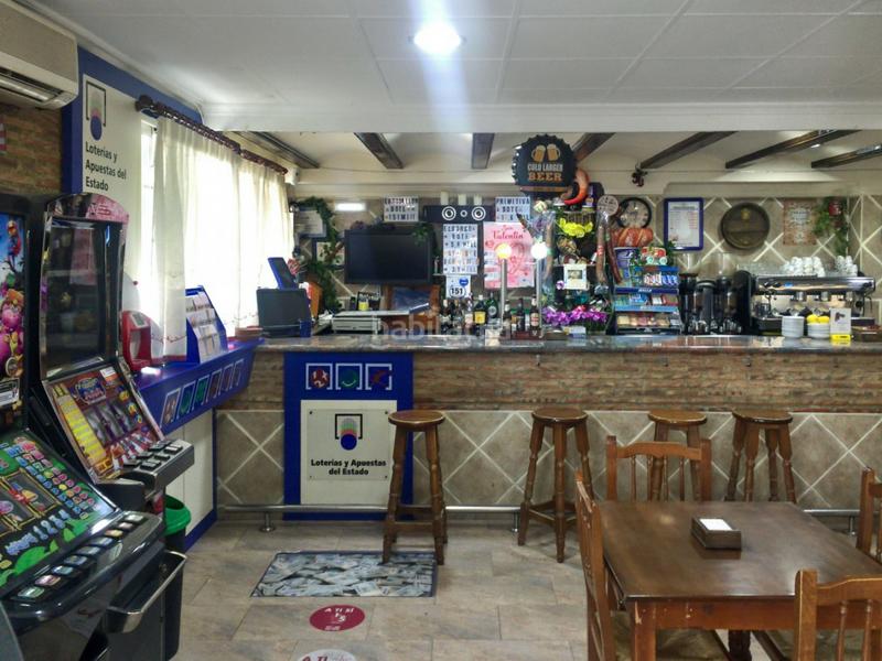 Foto 82ee9d81-582b-4f8e-993c-9ae7eb7222dd. Local comercial despacho de lotería nacional mixta con negocio hostelero incluído en Sagunt