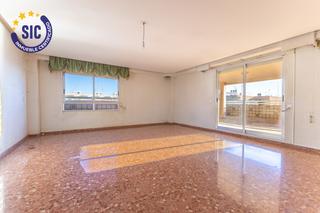 Attico in Avenida de Abril-9 de Octubre. Oportunidad única en puerto de sagunto! se vende espectacular át
