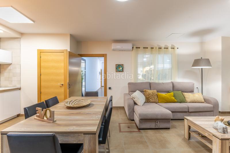 Foto c0d50a7e-d6d5-4e15-aec2-0faba9b2f61f. Maison jumelée dans puerto de Sagunto - mare de déu dels desemparats 11 dans Sagunt