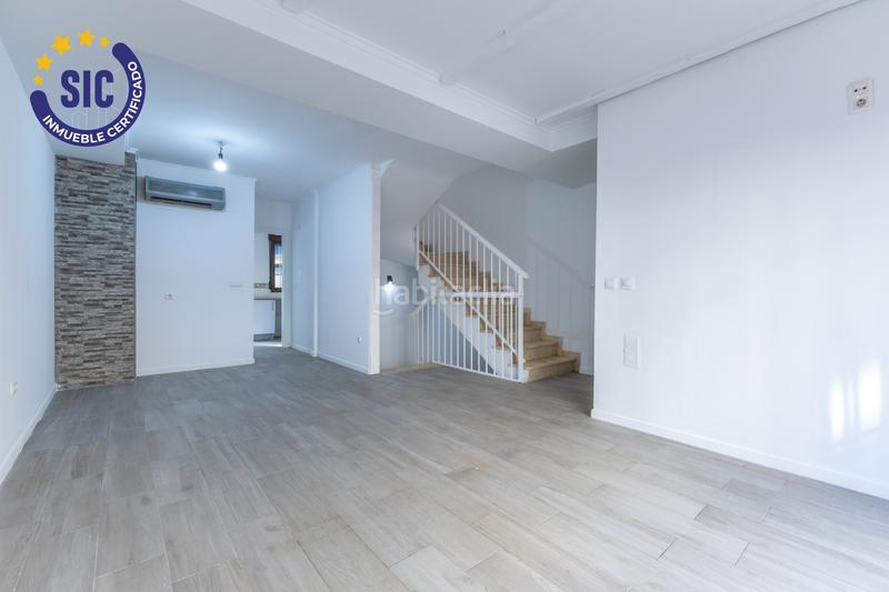 Foto aaf6ee78-e846-4b9f-8b28-4448a8f8dca1. Maison jumelée avec chauffage parking dans Nuevo Centro Sagunt