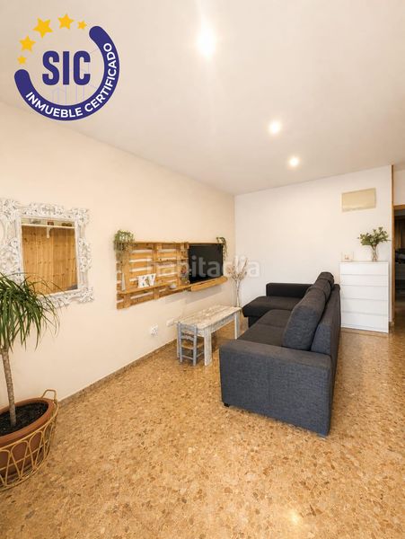 Foto 53b0d8bd-674a-4a1e-98e2-82e8f606382e. Casa con parcheggio in Quartell