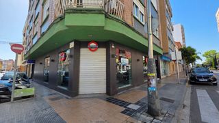 Miete Geschäftsraum in Avenida de Abril-9 de Octubre. Alquiler exclusivo local comercial esquinero situado en plena av