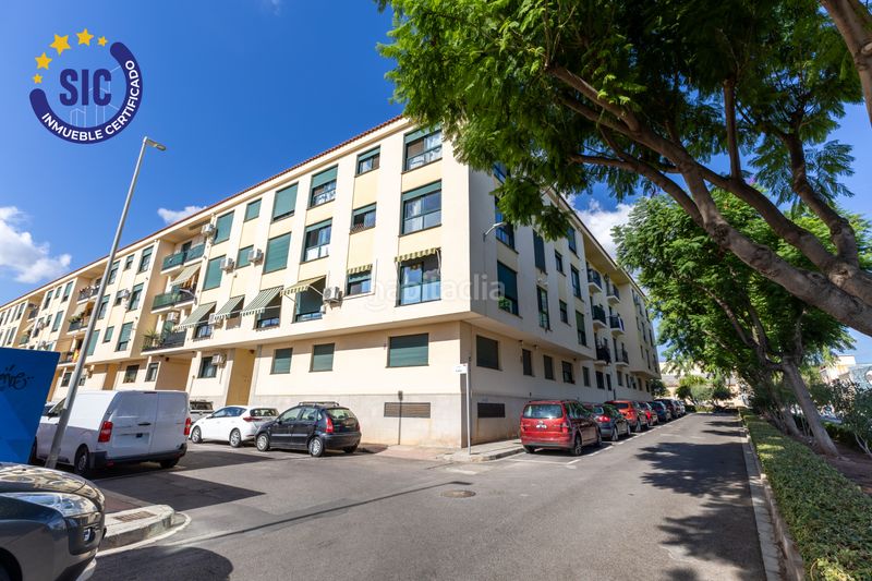 Foto bed25539-0c36-43a5-aec5-fa86f09c31c1. Flat with parking in Faura