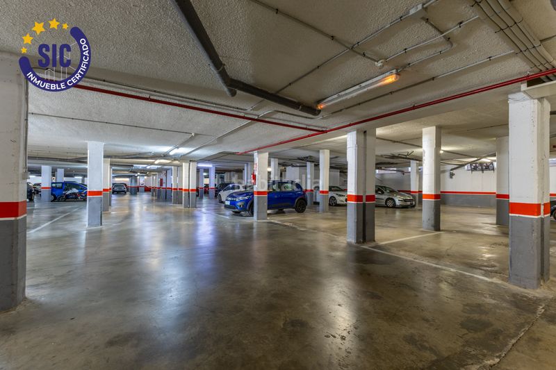 Foto c8ea5d0a-55f8-4b9c-a82e-7a8308044da0. Flat with parking in Faura