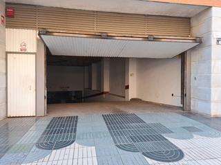 Aparcament cotxe a Avenida reina victoria eugenia 28. Plaza de aparcamiento en edificio villa alemánia (reina victoria