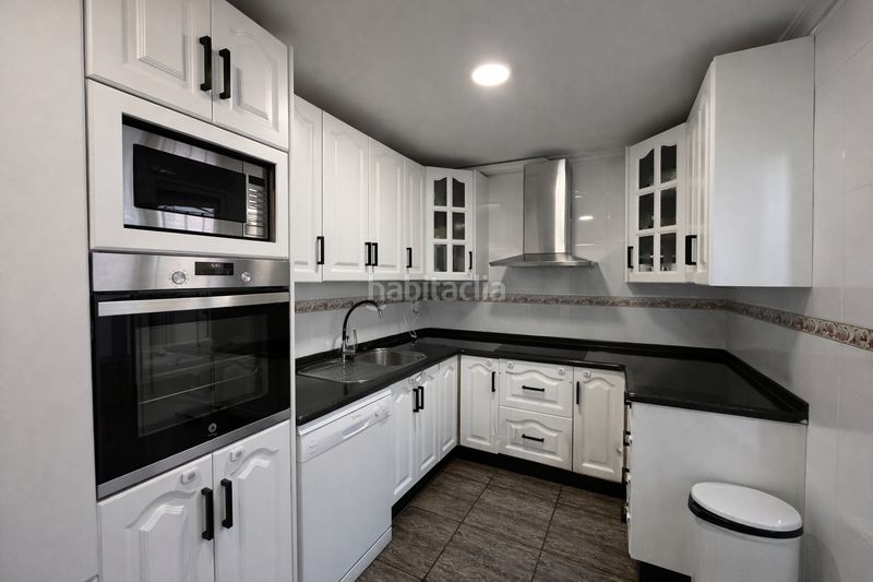 Foto bea3c8cb-e91f-49f3-8b04-903bbd68fc3f. Casa adossada amb calefacció aparcament a Canteras Cartagena