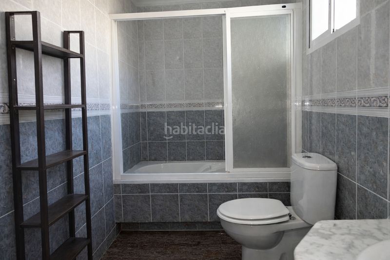 Foto e84e3a9b-06be-4f9f-8fe8-87c368a5b2c3. Casa adossada amb calefacció aparcament a Canteras Cartagena