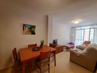 Rent Flat in Calle cañón 13. Piso para estudiantes en zona inmejorable