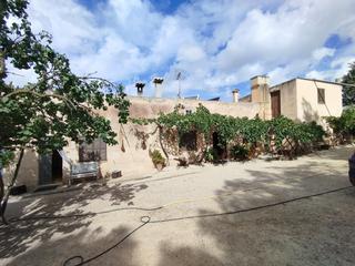 House in Sant Joan. Finca con casa tradicional mallorquina