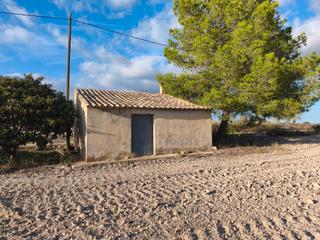 Masía en Montuïri. Finca con caseta para fines de semana