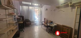 Business premise in Vall d´Uixó (la). Local com. en venta en mercado, 2 despachos.