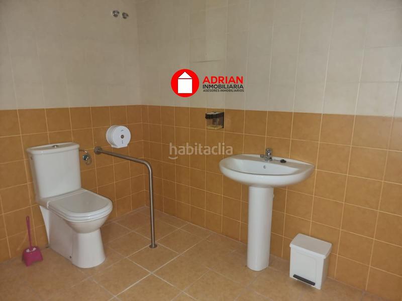 Foto 5819dac4-1597-48a3-ad58-9220ddff2309. Local comercial a Vall d´Uixó (la)