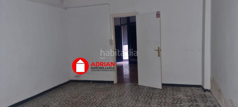 Foto d80f4a4b-4ff0-4d35-8ee9-9646f054e455. Local comercial local en venta en ayuntamiento. en Vall d´Uixó (la)