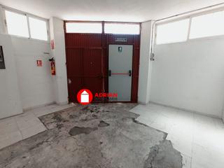 Location Local commercial à Vall d´Uixó (la). Local en alquiler en carbonaire, 1 dormitorio.
