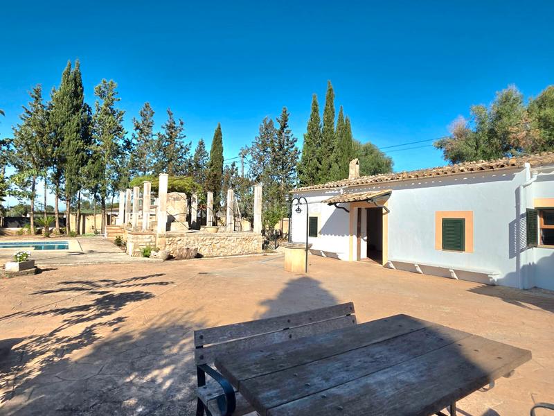 Foto fa9cf968-d408-45cb-89fc-34c2b990d83b. Lloguer masia amb xemeneia calefacció piscina a Consell