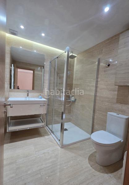 Foto 49d4deeb-477e-4be5-ad3b-e013bbbc03e3. Miete dachwohnung mit kamin heizung in Consell