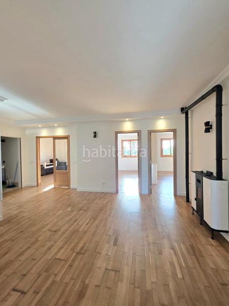 Foto 90835c5f-88bd-4363-8862-f9e7a3c7ba43. Miete dachwohnung mit kamin heizung in Consell