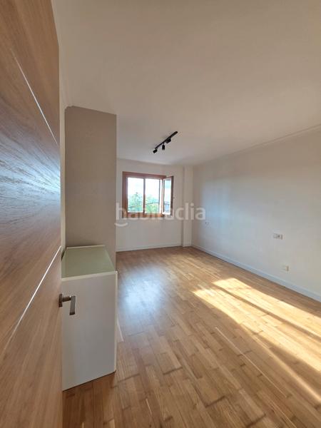 Foto c5e38c25-f631-4992-8f9a-4a0214c34de2. Miete dachwohnung mit kamin heizung in Consell