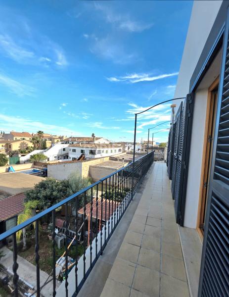 Foto cf2d2c4f-3f7c-446c-9df3-fee5bb2479d9. Miete dachwohnung mit kamin heizung in Consell